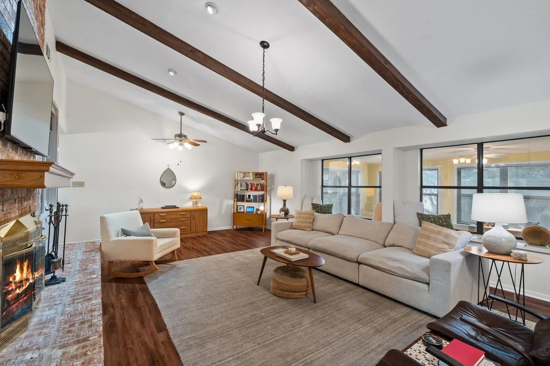 Photo of 301 Tallwood DR