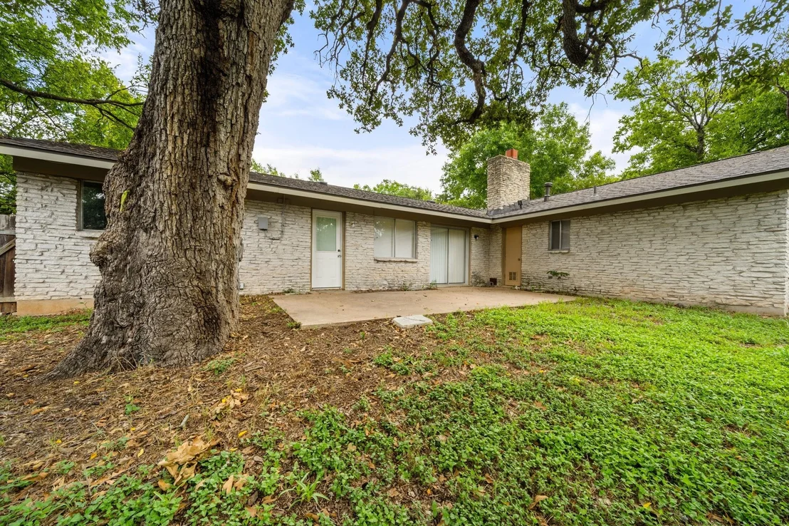 Photo of 2115 Gaston Place DR