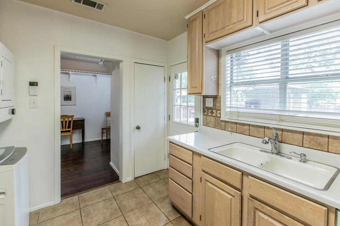 Photo of 1107 Vargas RD