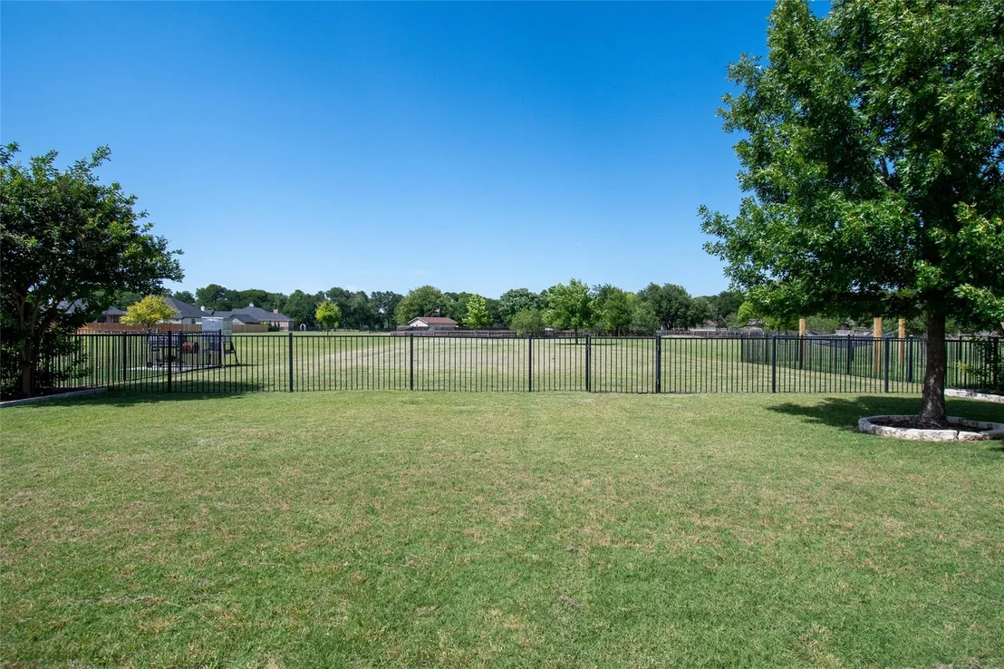 Photo of 325 OW Lowrey DR