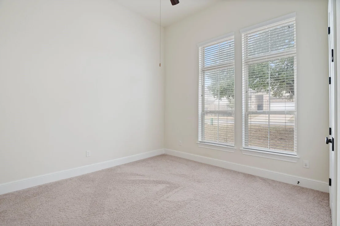 Photo of 1018 Valley View DR