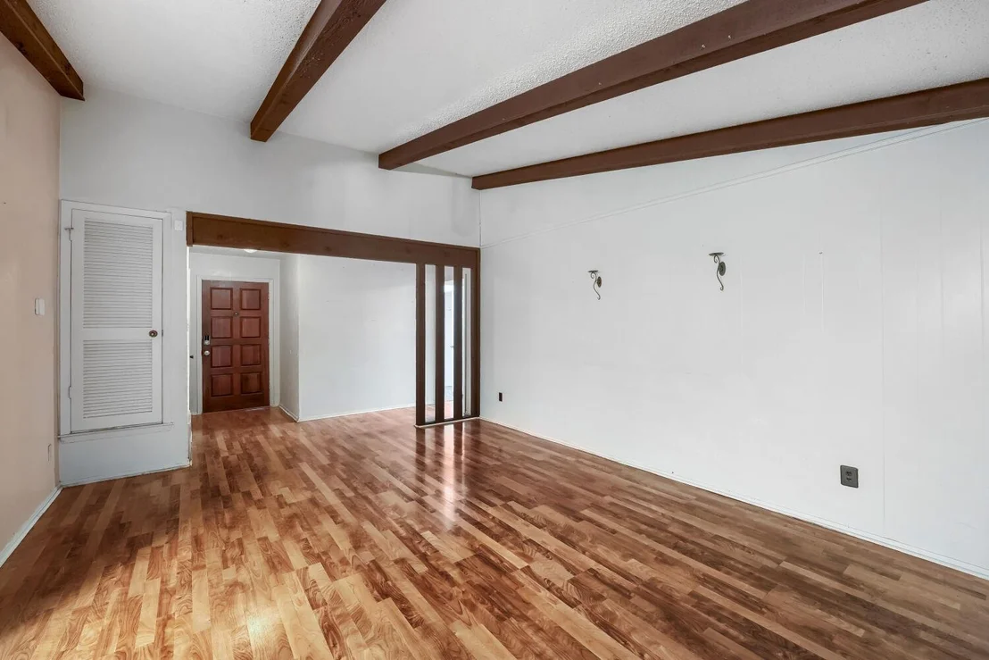 Photo of 5107 Suburban DR