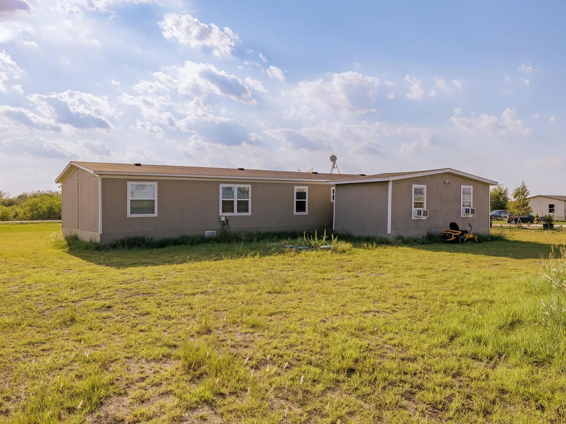 Photo of 2877 County Road 463 RD