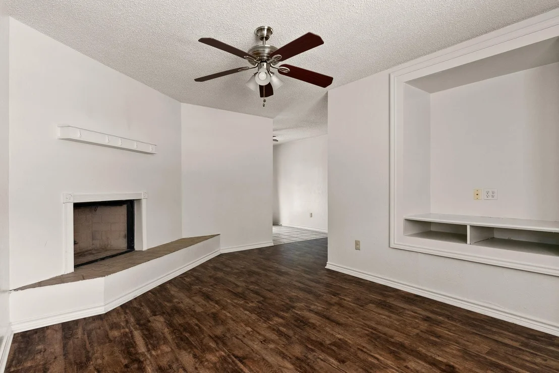 Photo of 2813 Live Oak DR