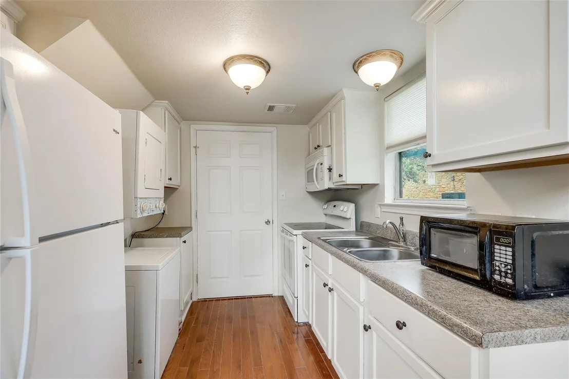 Photo of 9 Inwood CIR