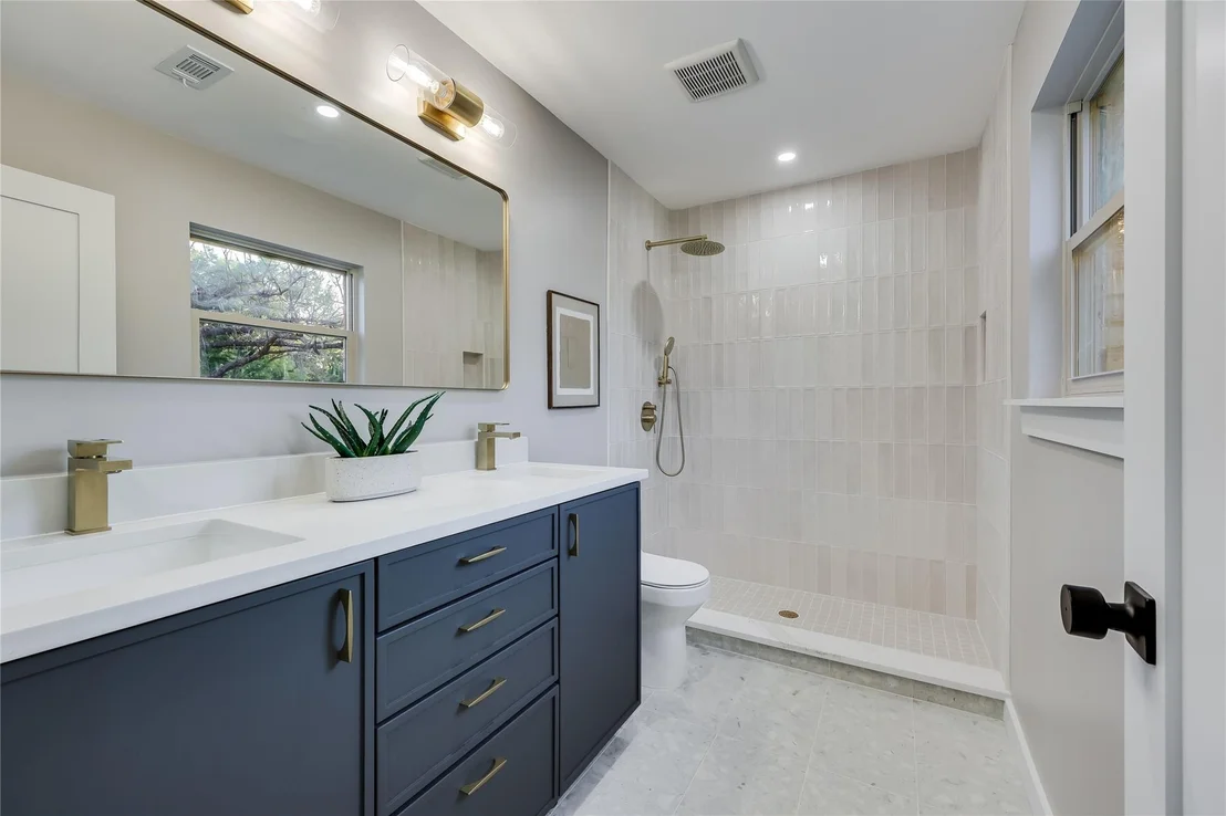 Photo of 2504 Deerfoot TRL