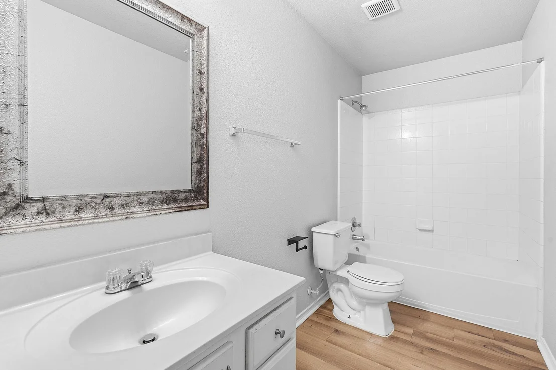 Photo of 6736 Cornish Hen LN