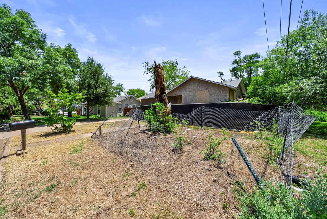 Photo of 5103 Valley Oak DR