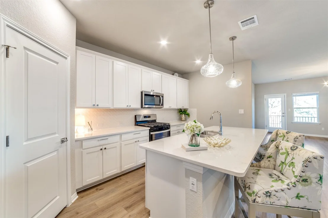 Photo of 920 View DR