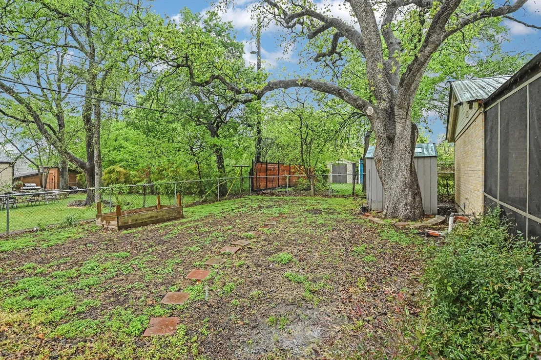 Photo of 1305 Fairwood RD