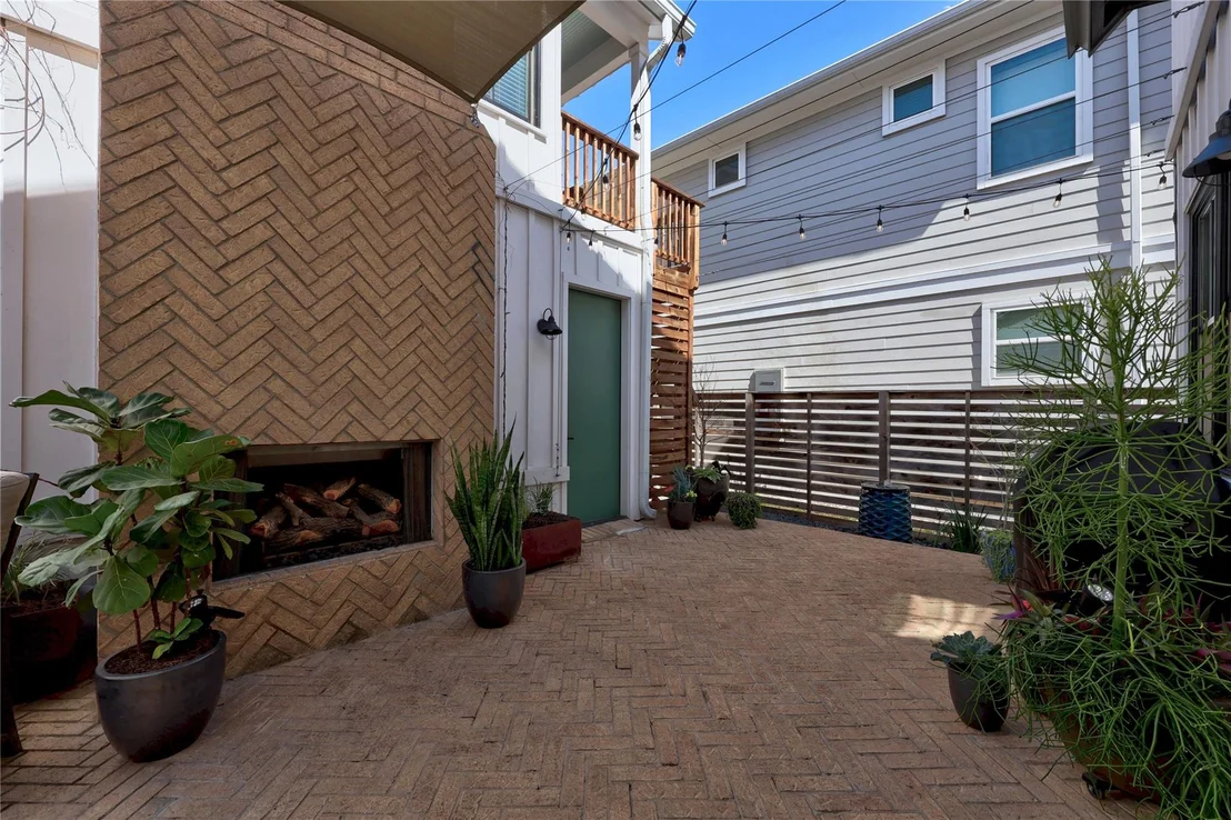 Photo of 2304 Mc Bee ST