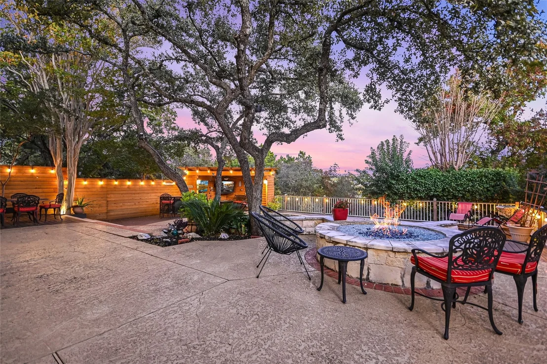 Photo of 9105 Bluegrass DR