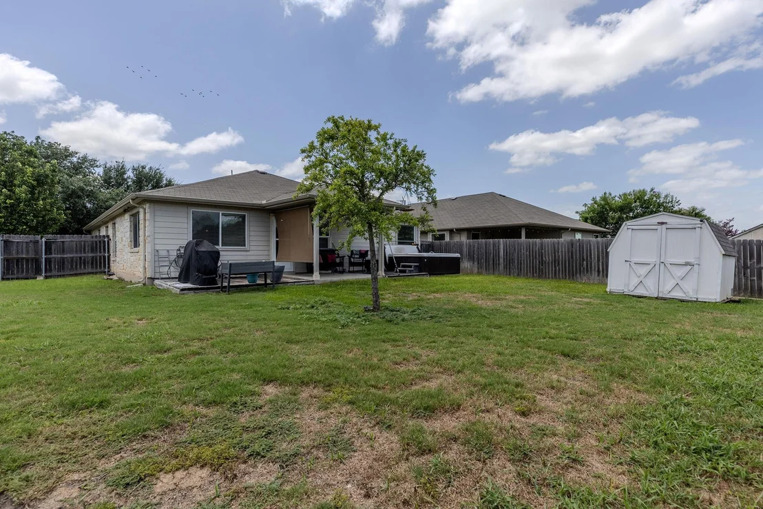 Photo of 327 Comal RUN