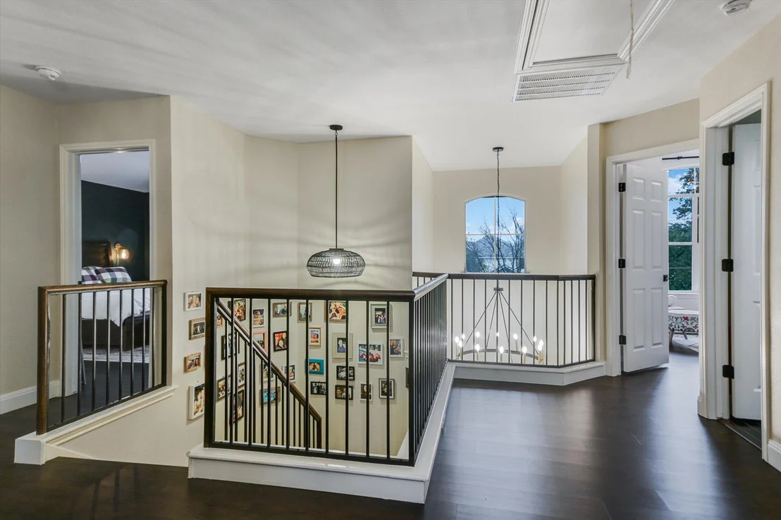 Photo of 10208 Beard Ave