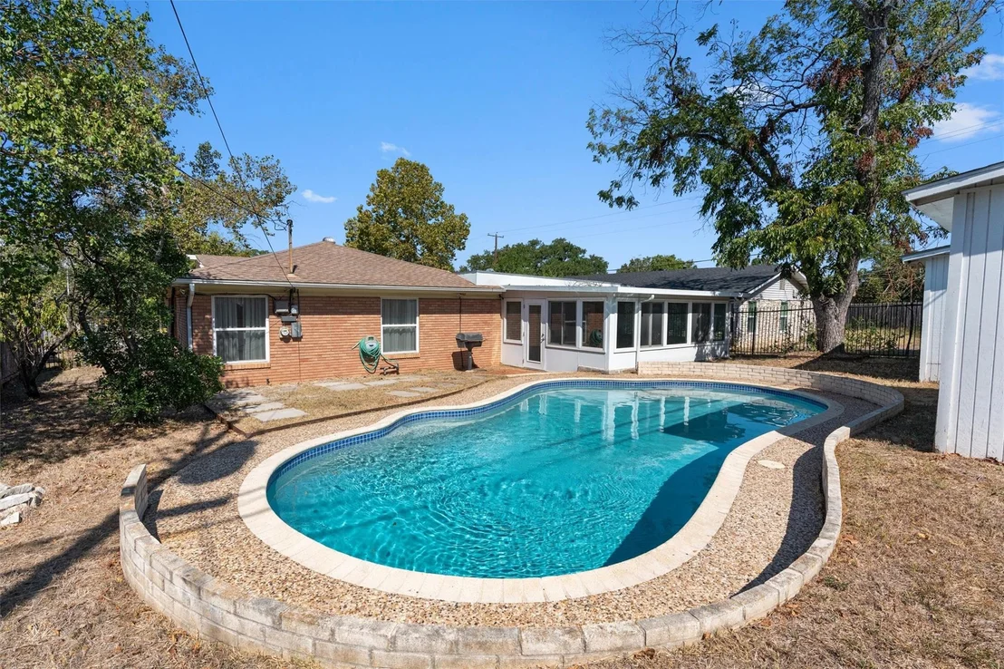 Photo of 7009 Miranda DR