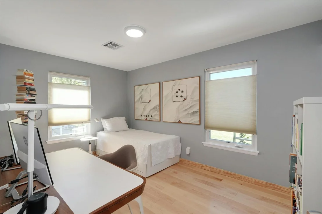 Photo of 1302 Berkshire DR
