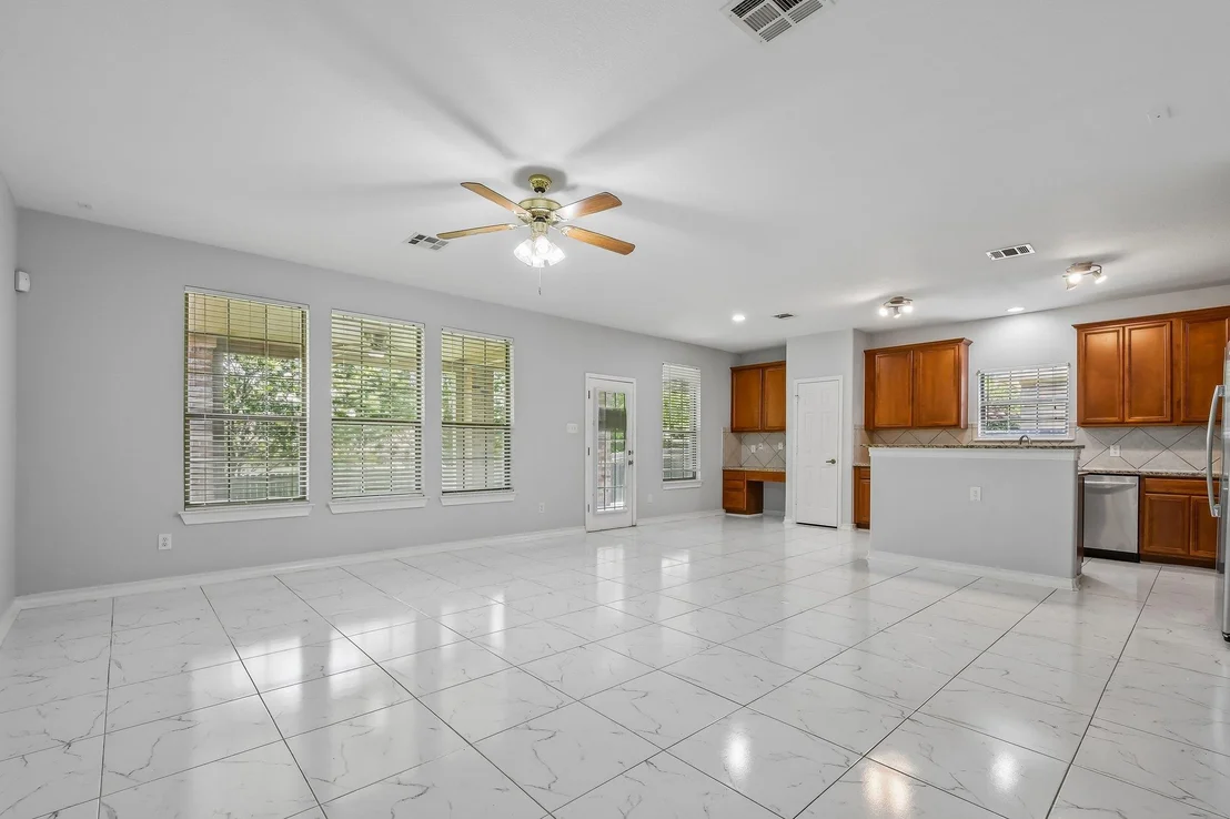 Photo of 329 Island Oak DR