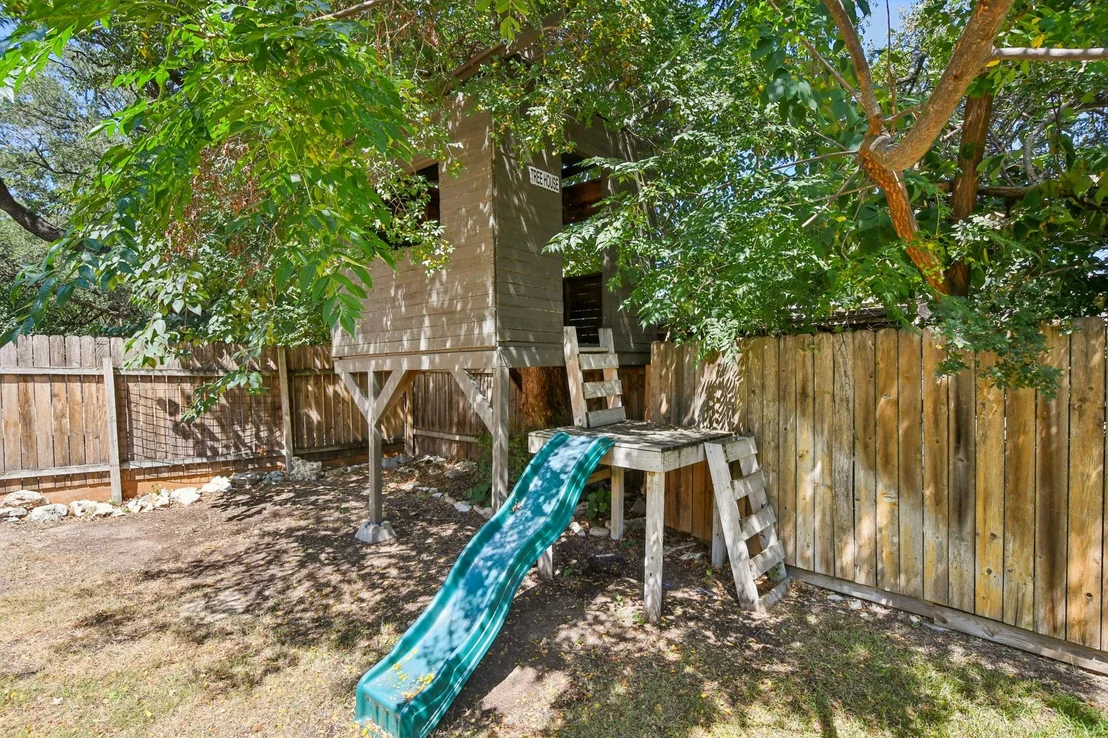 Photo of 1106 Red Bird DR