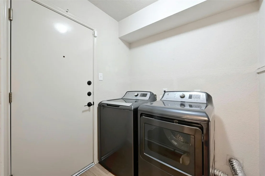 Photo of 8314 Palace PKWY