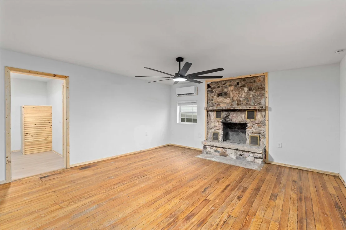 Photo of 6916 Clover Leaf DR