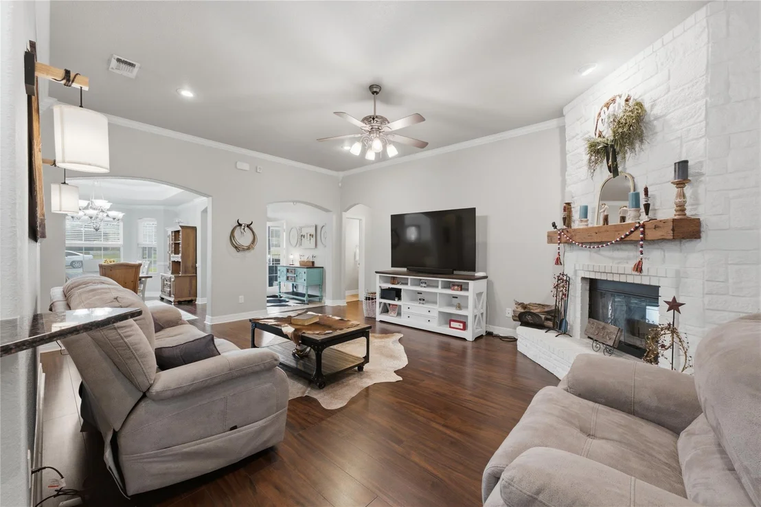 Photo of 302 Wrought Iron DR