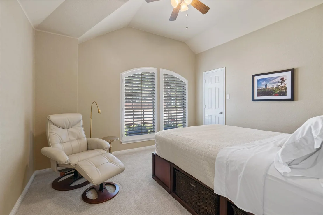 Photo of 2806 Prosperity