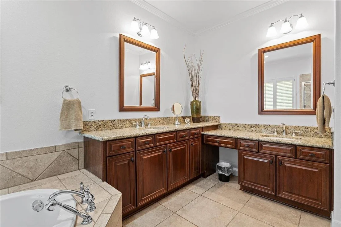 Photo of 503 Breezeway LN