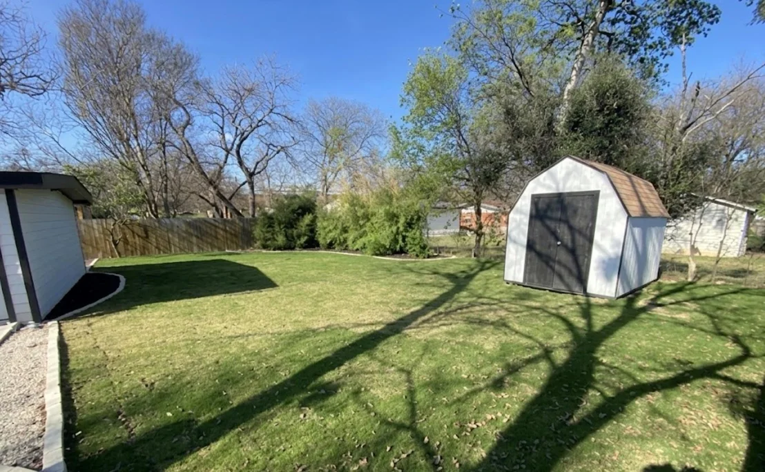 Photo of 1102 Clayton LN