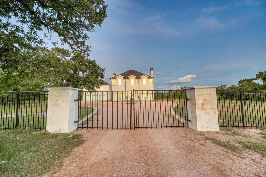 Photo of 301 Twisted Oak DR