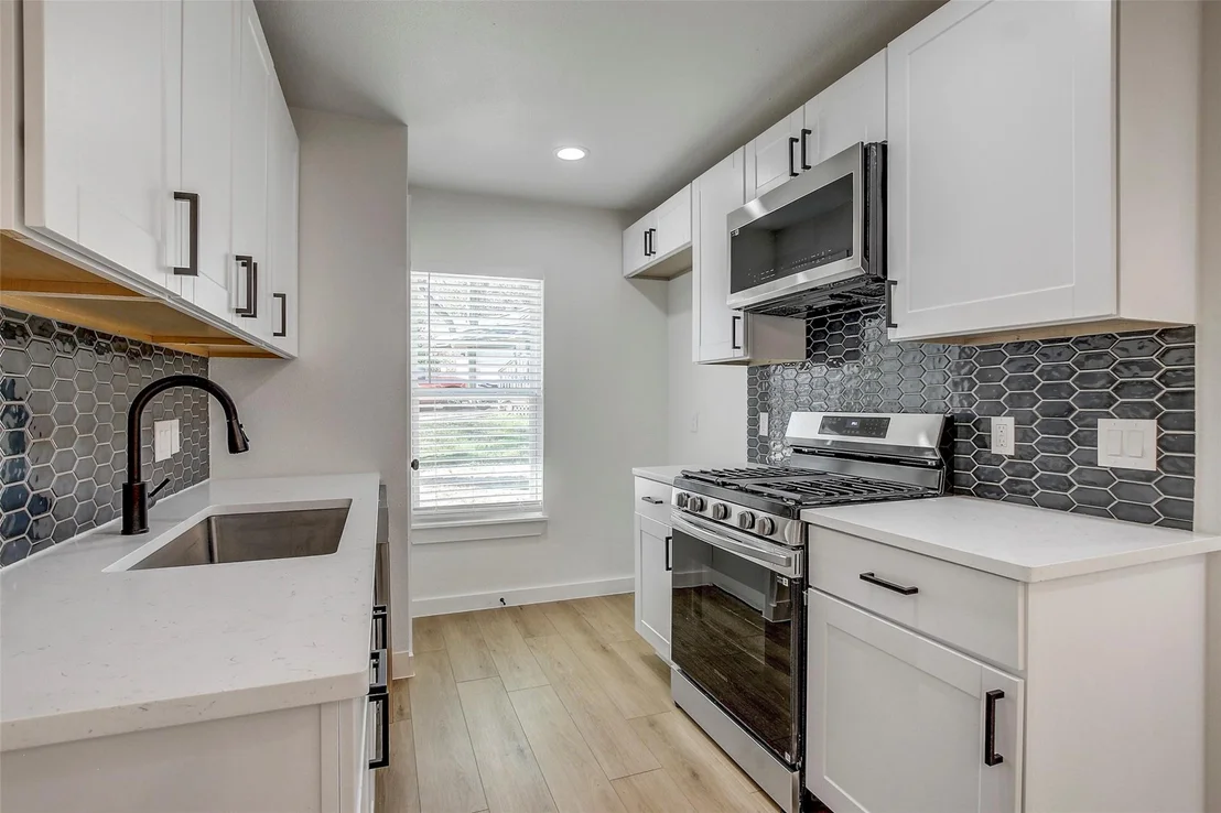 Photo of Unit A at 1402 Valleyridge CIR