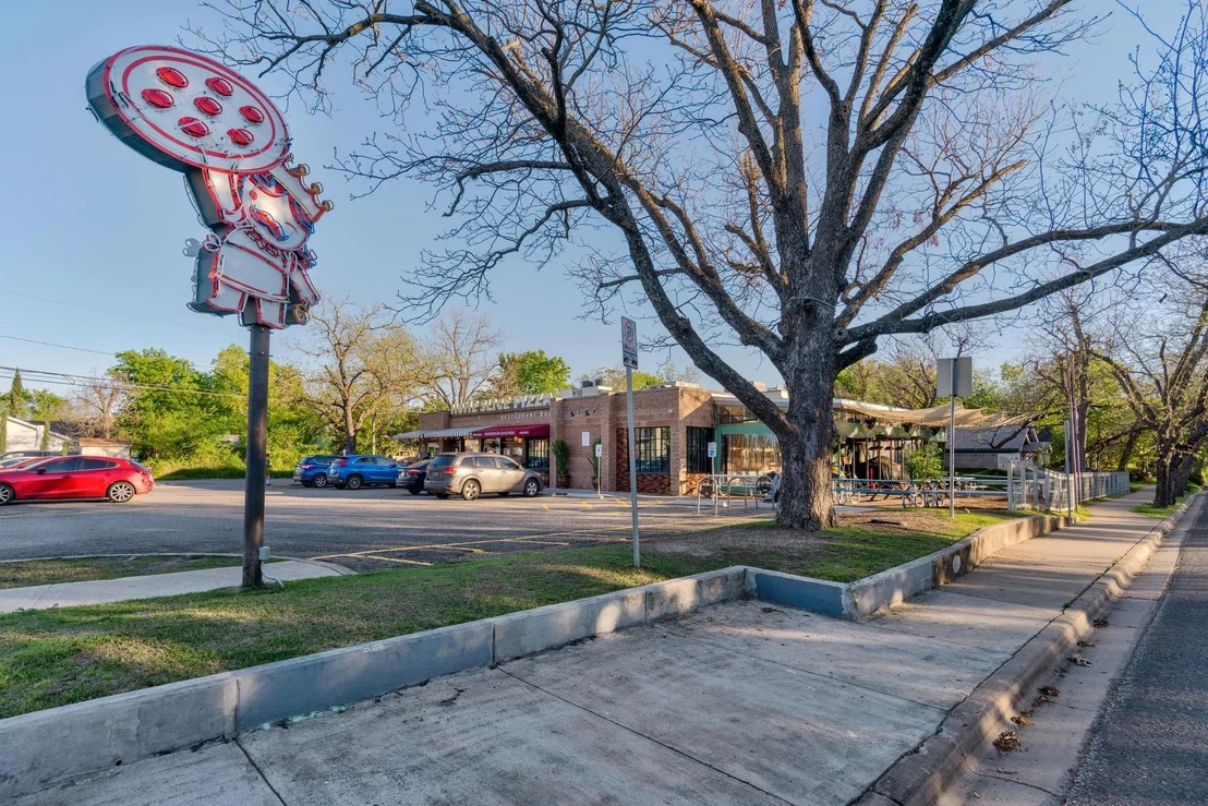 Photo of 5511 Duval ST
