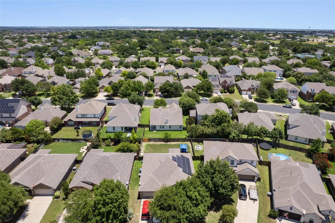 Photo of 3924 Links LN