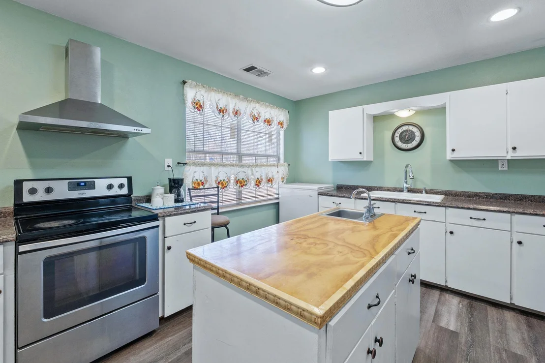 Photo of 308 Christensen RD