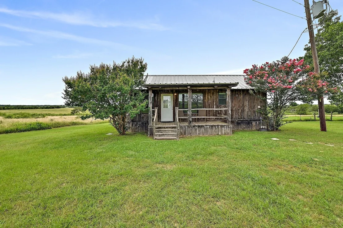 Photo of 948 Upper Elgin River RD