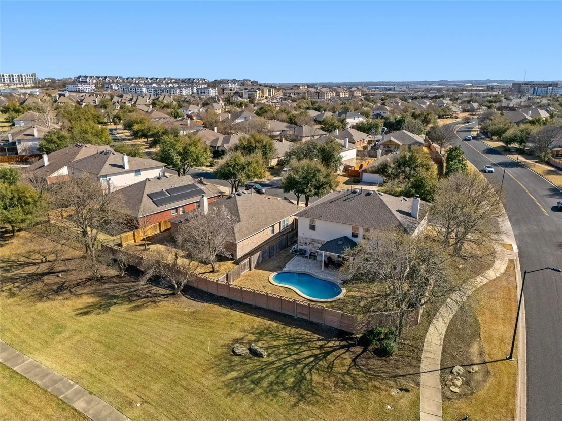 Photo of 4121 Meadow Bluff WAY