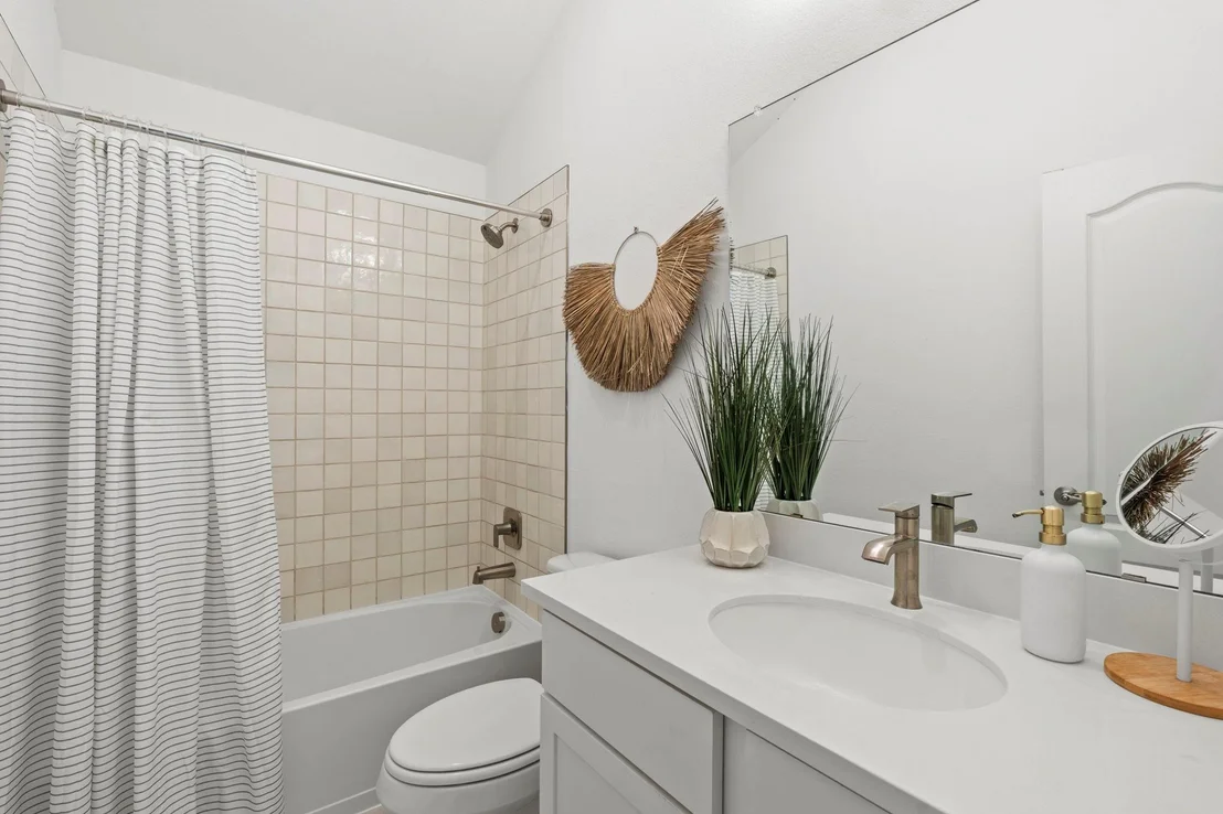 Photo of 463 Oleander LOOP