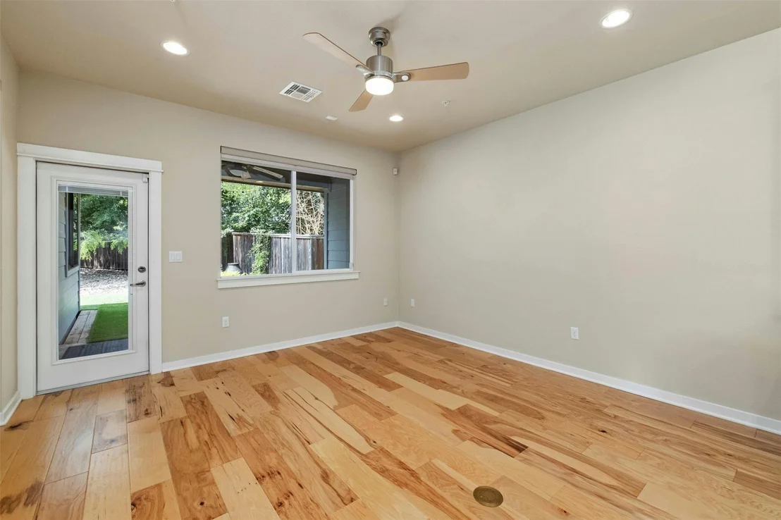 Photo of Unit B at 4008 Valley View RD