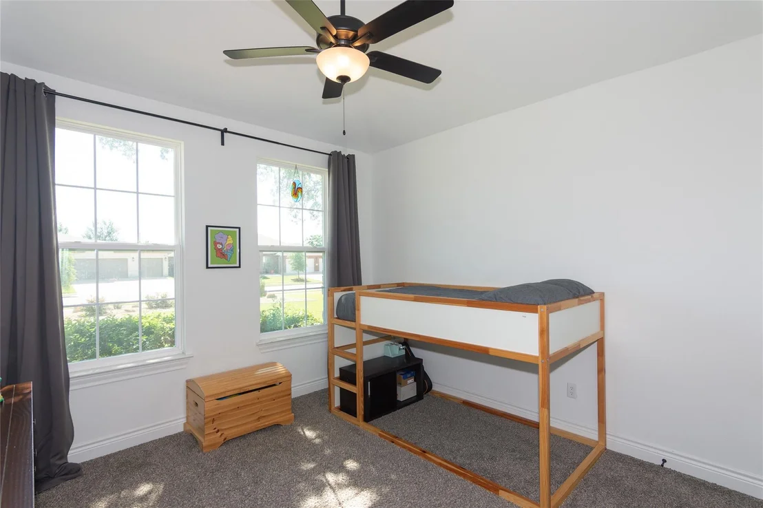 Photo of 121 Split Oak DR