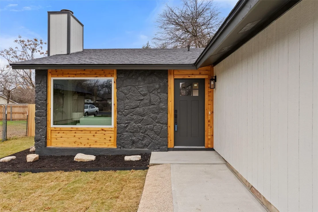 Photo of 2809 Wilcrest DR