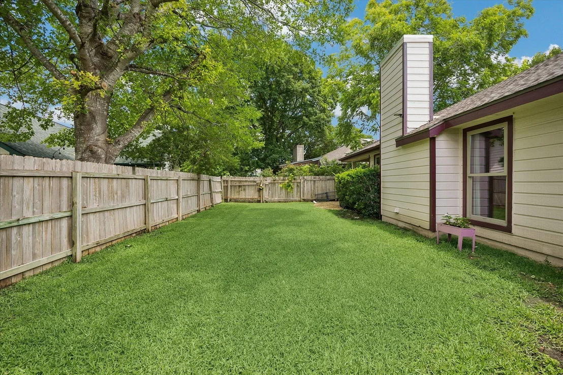 Photo of 111 Finch LN