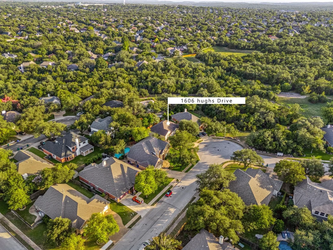 Photo of 1606 Hughes DR