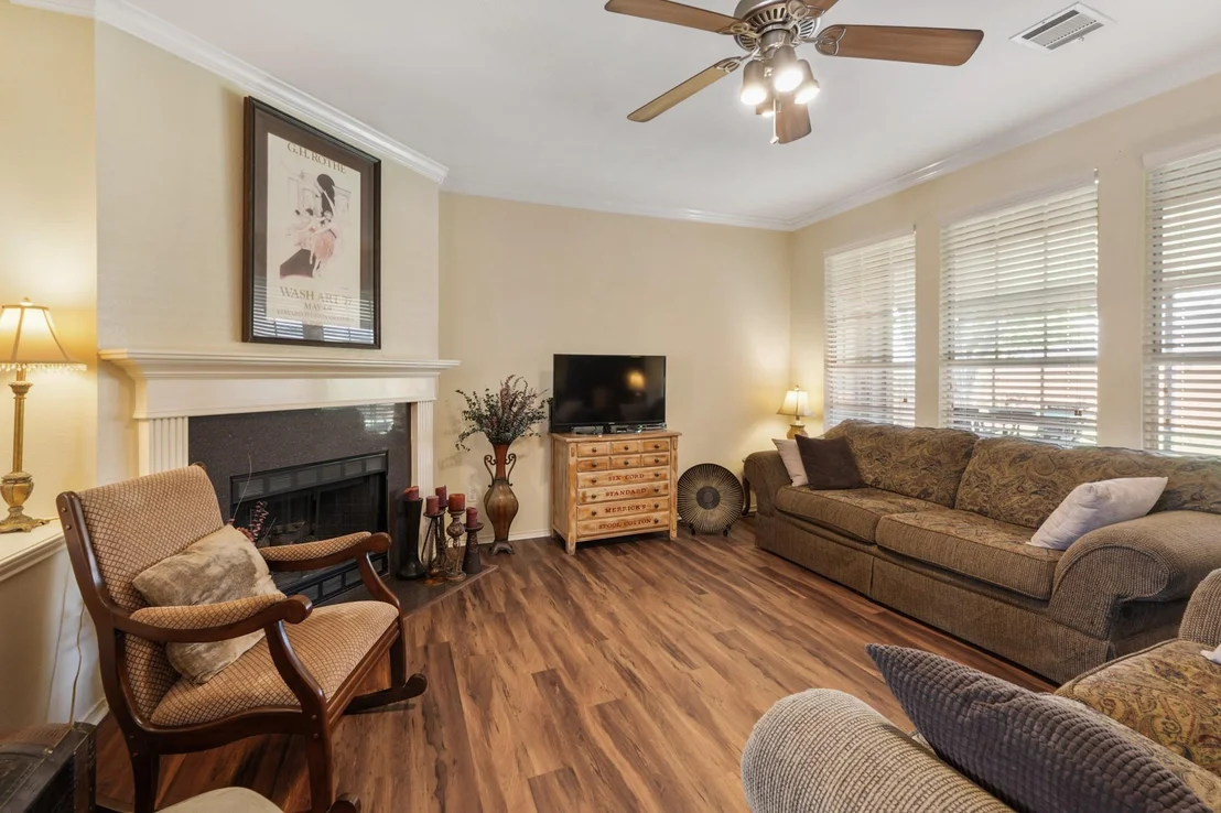 Photo of 1028 Thackeray LN