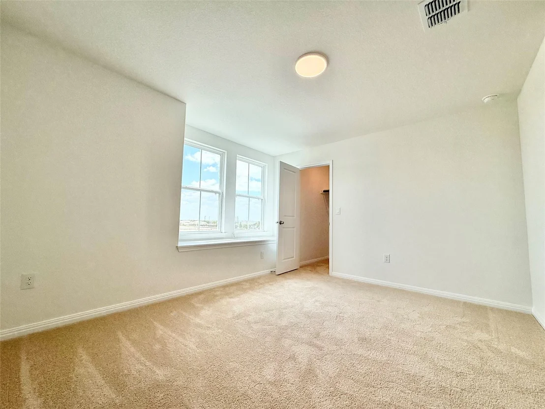 Photo of 476 Young ST