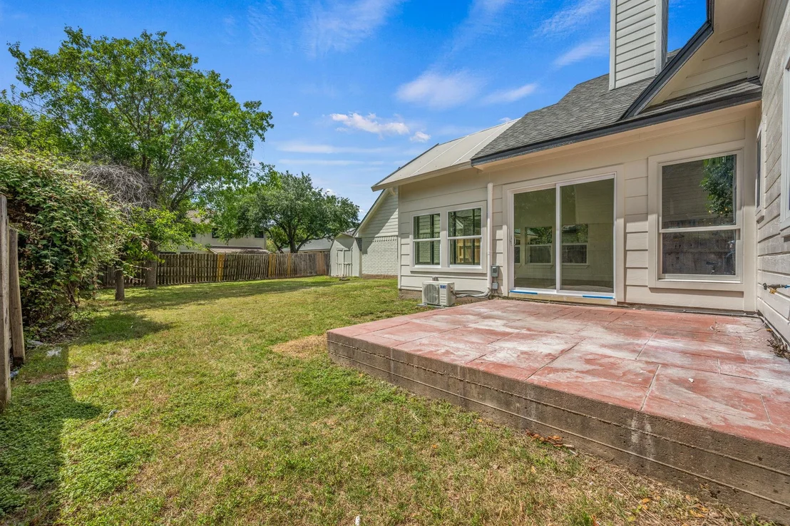 Photo of 1102 Twin Creek DR