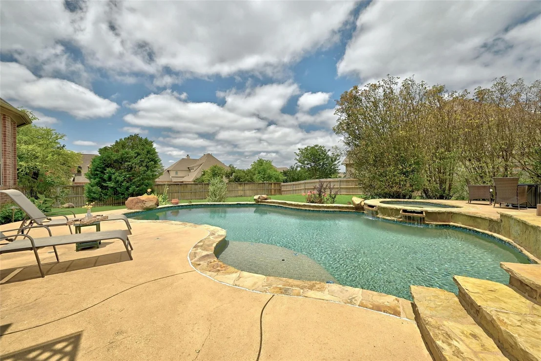 Photo of 331 Aspen DR