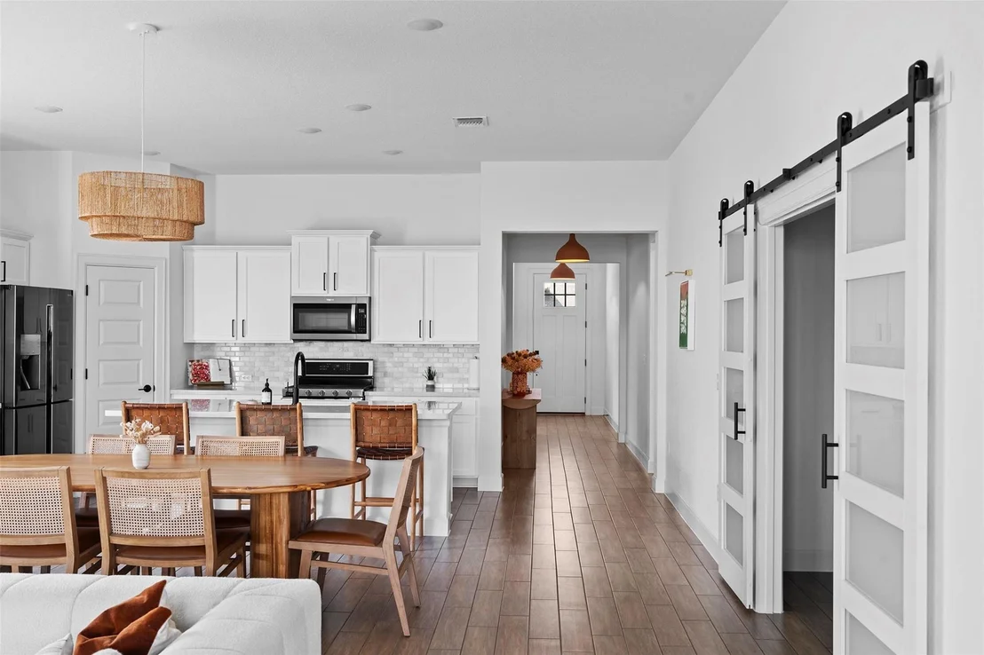 Photo of 8208 Silhouette ST