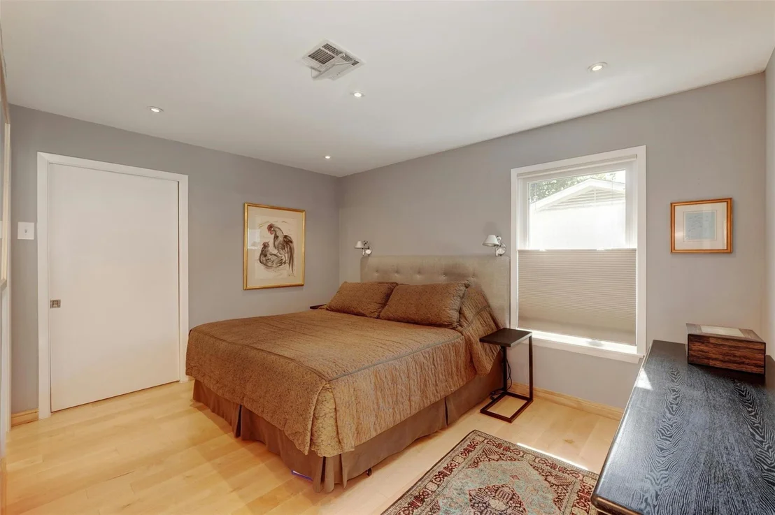 Photo of 1302 Berkshire DR