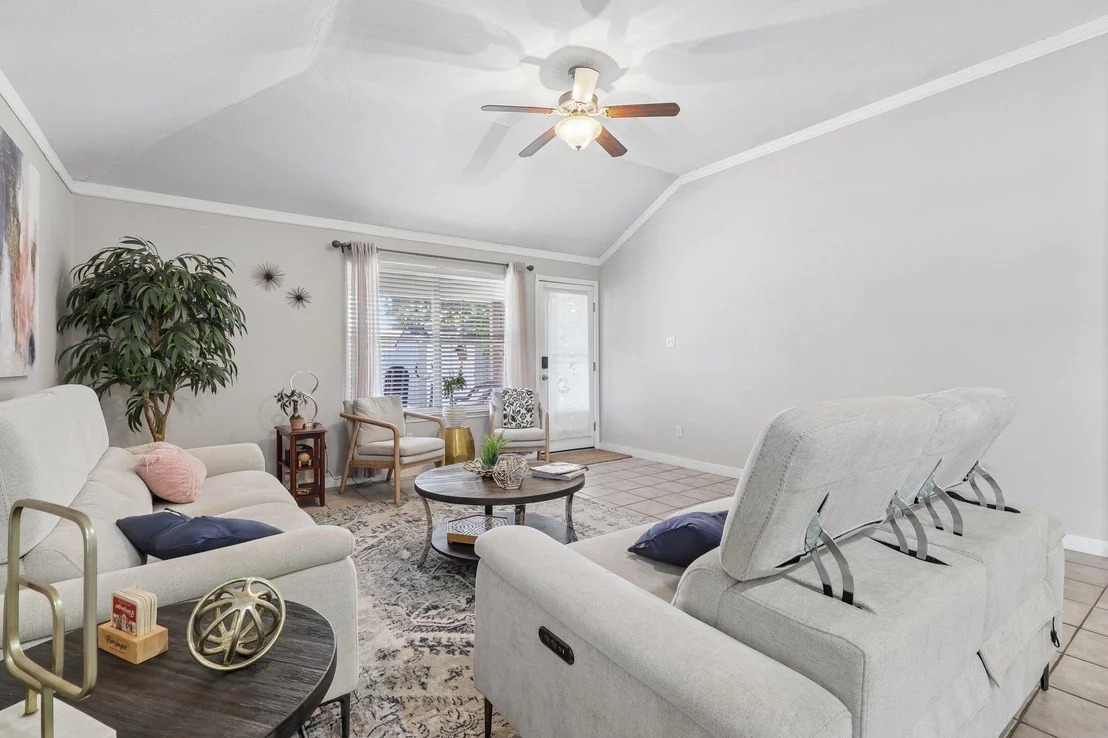 Photo of 302 Lone Star BLVD