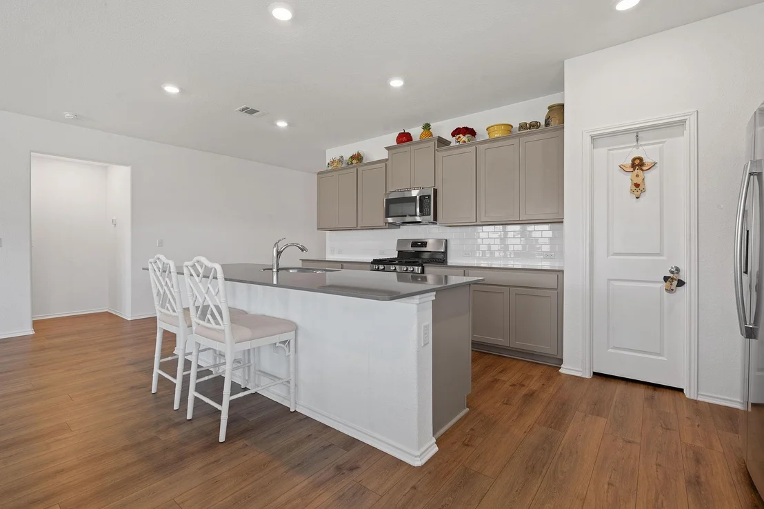 Photo of 656 Silver Springs BND