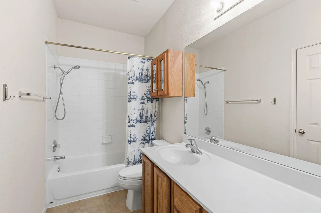 Photo of 659 Cullen BLVD